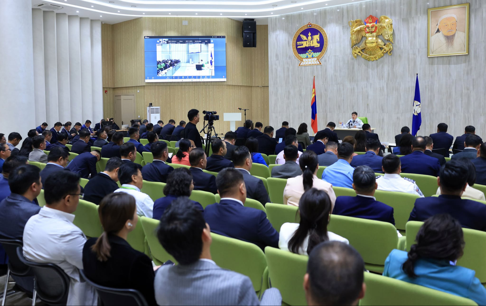 ᠰᠤᠷᠭᠠᠭᠤᠯᠢ᠂ ᠴᠡᠴᠡᠷᠯᠢᠭ  ᠦᠨ ᠨᠡᠶᠢᠲᠡ ᠕᠕᠖ ᠬᠢᠨᠠᠯᠲᠠ ᠶ᠋ᠢᠨ ᠻᠠᠮᠧᠷ᠂ ᠒᠑ ᢉᠡᠷᠡᠯᠲᠦᢉᠦᠯᠭᠡ ᠠᠵᠢᠯᠯᠠᠭ᠎ᠠ ᠦᢉᠡᠢ ᠪᠠᠶᠢᠭᠰᠠᠨ  ᠢ ᠵᠠᠰᠠᠪᠤᠷᠢᠯᠠᠭᠤᠯᠵᠤ᠂ ᠬᠡᠪ  ᠦᠨ ᠪᠣᠯᠭᠠᠪᠠ